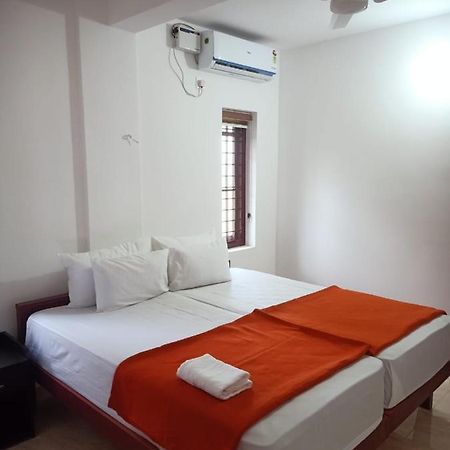 Grace Mary Residency Hotel Nedumbassery Exterior foto
